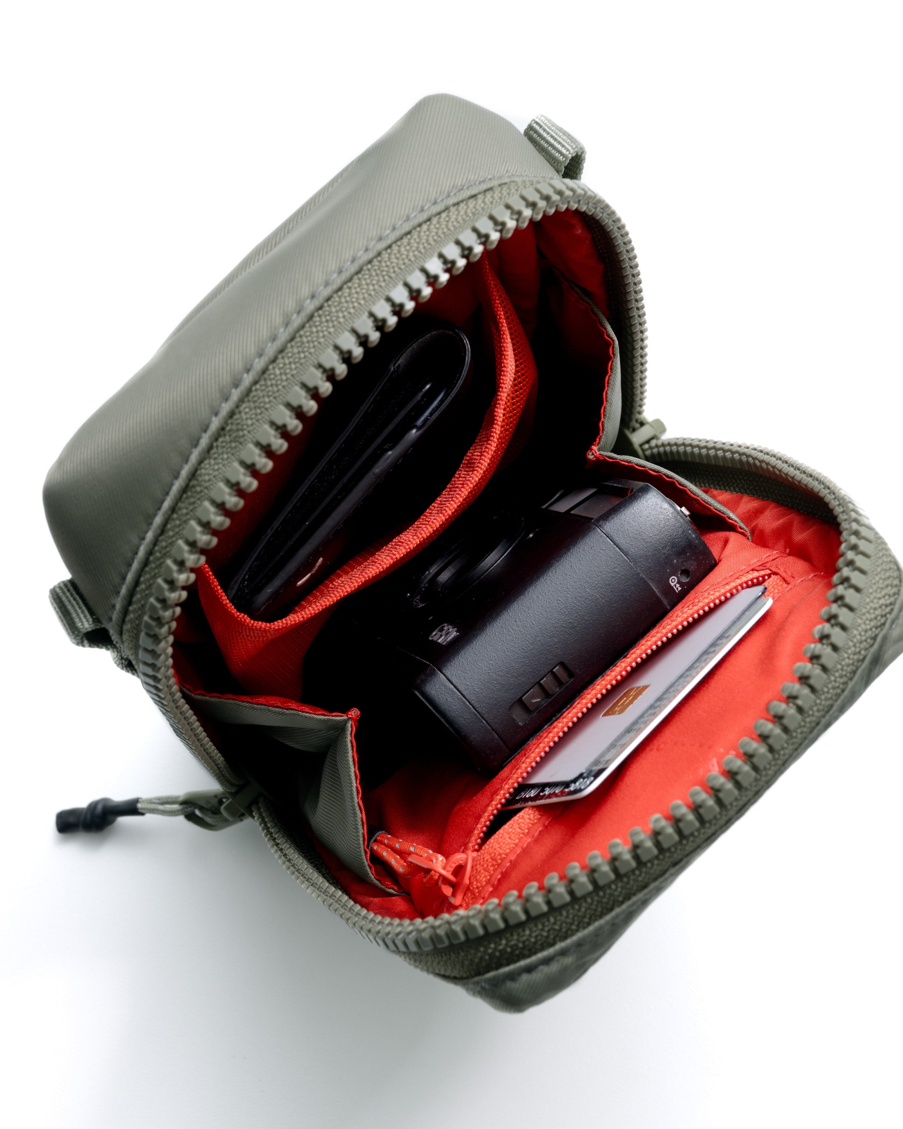 Utility Phone Sacoche / Taupe / Bungee Wrist Strap / Topologie Red