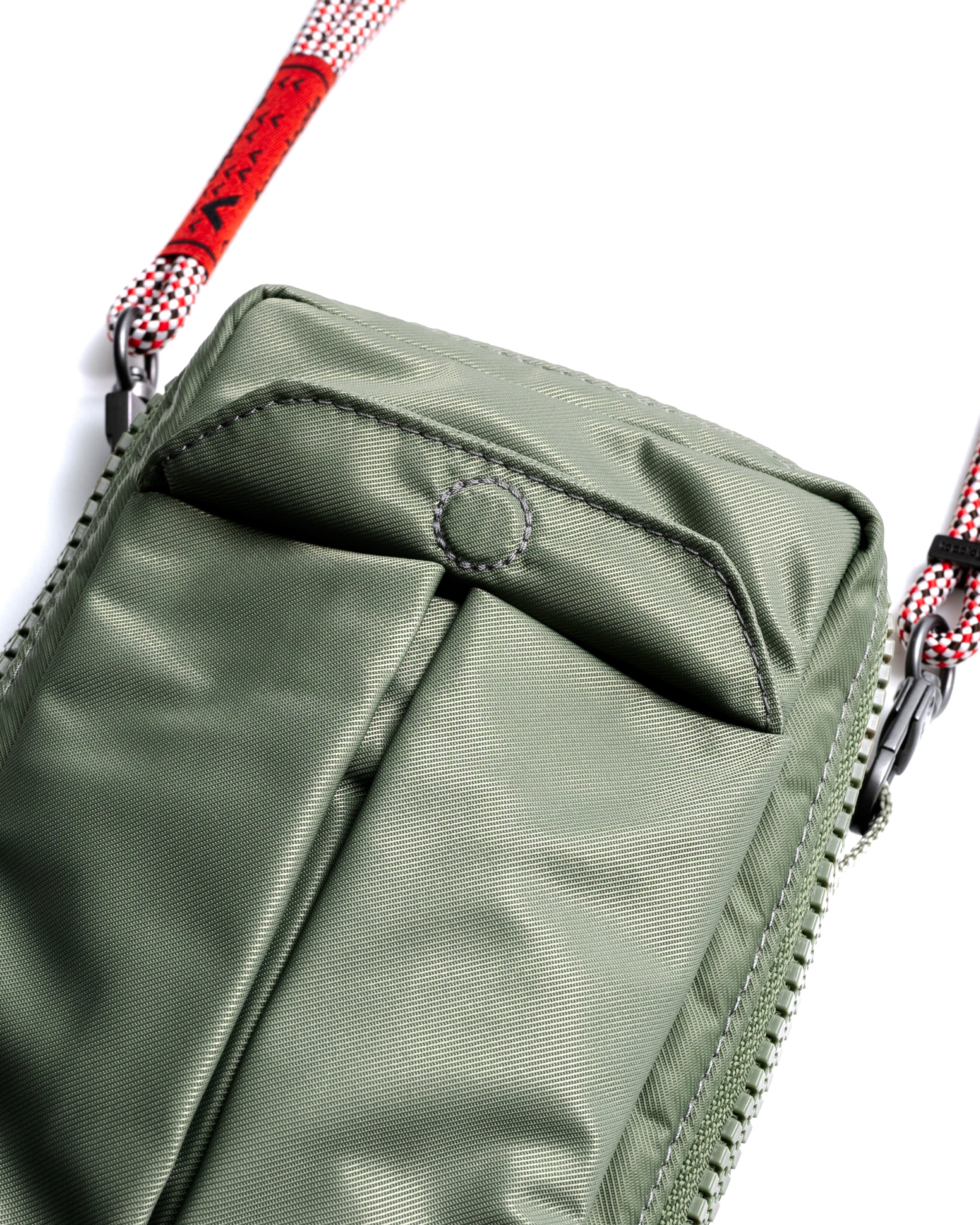 Utility Phone Sacoche / Taupe / Bungee Wrist Strap / Topologie Red