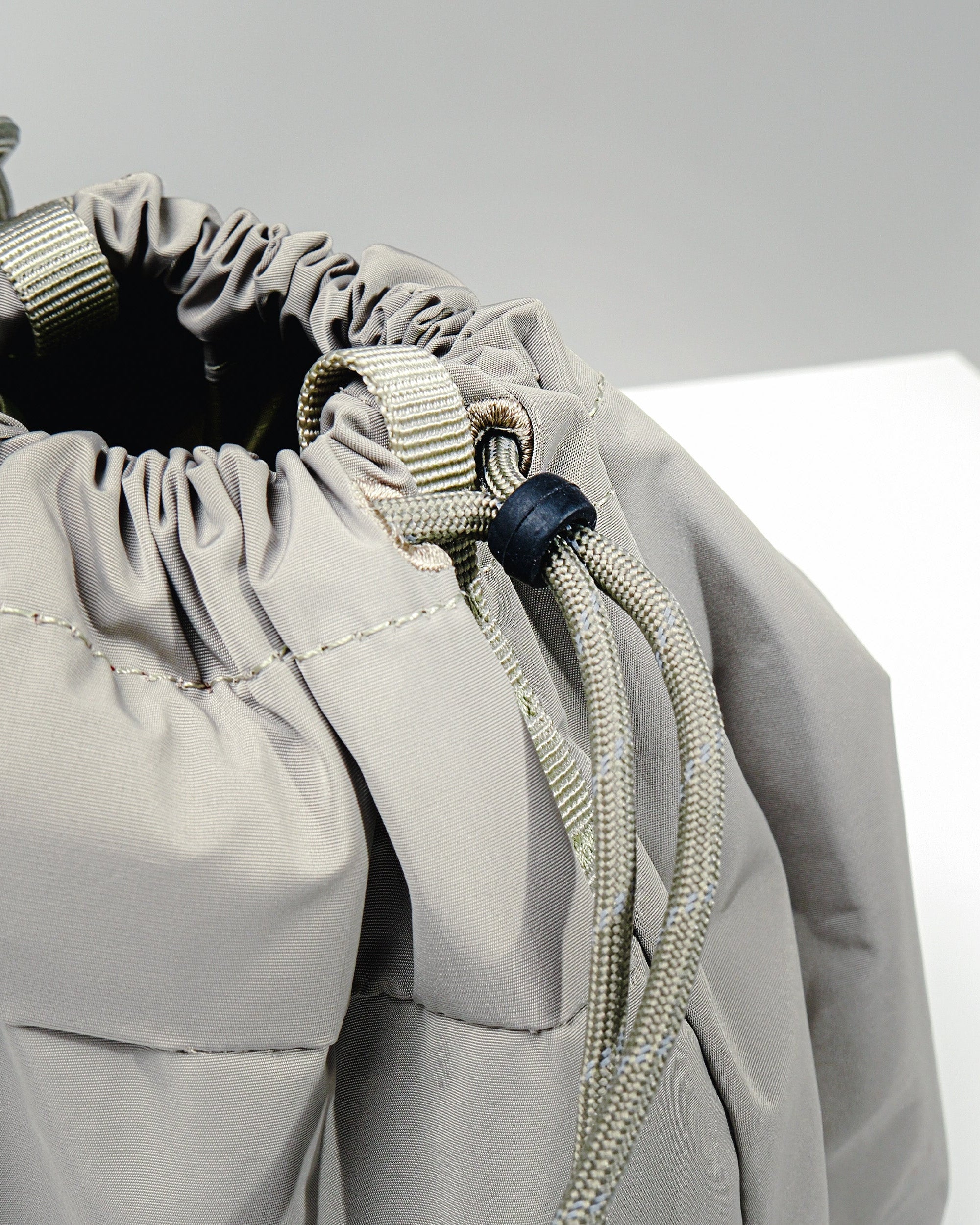 Reversible Bucket